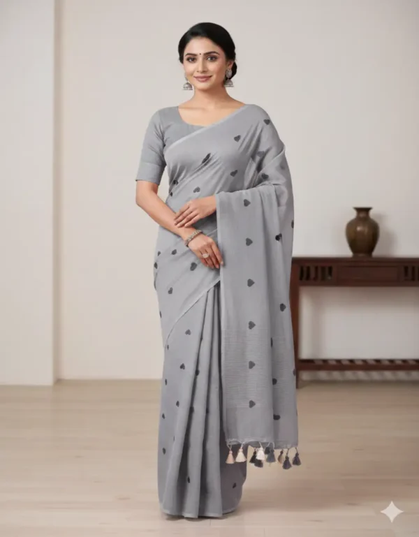 heart embroidered mal cotton saree