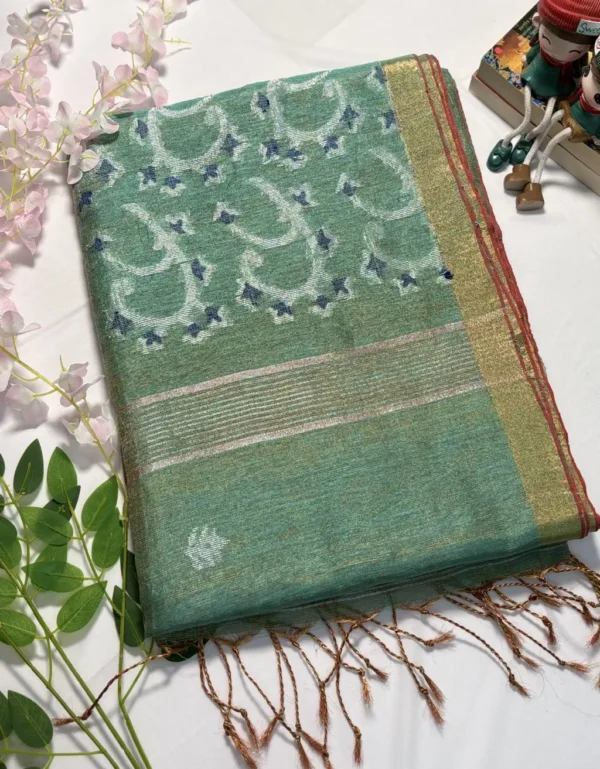 premium linen saree with floral buti & copper pallu (copy)